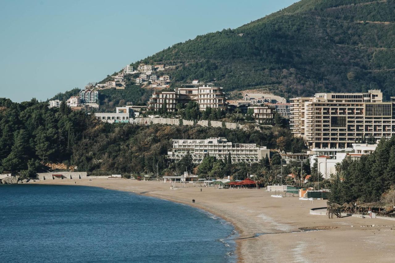בודווה Beachfront Luxury Apartment מראה חיצוני תמונה