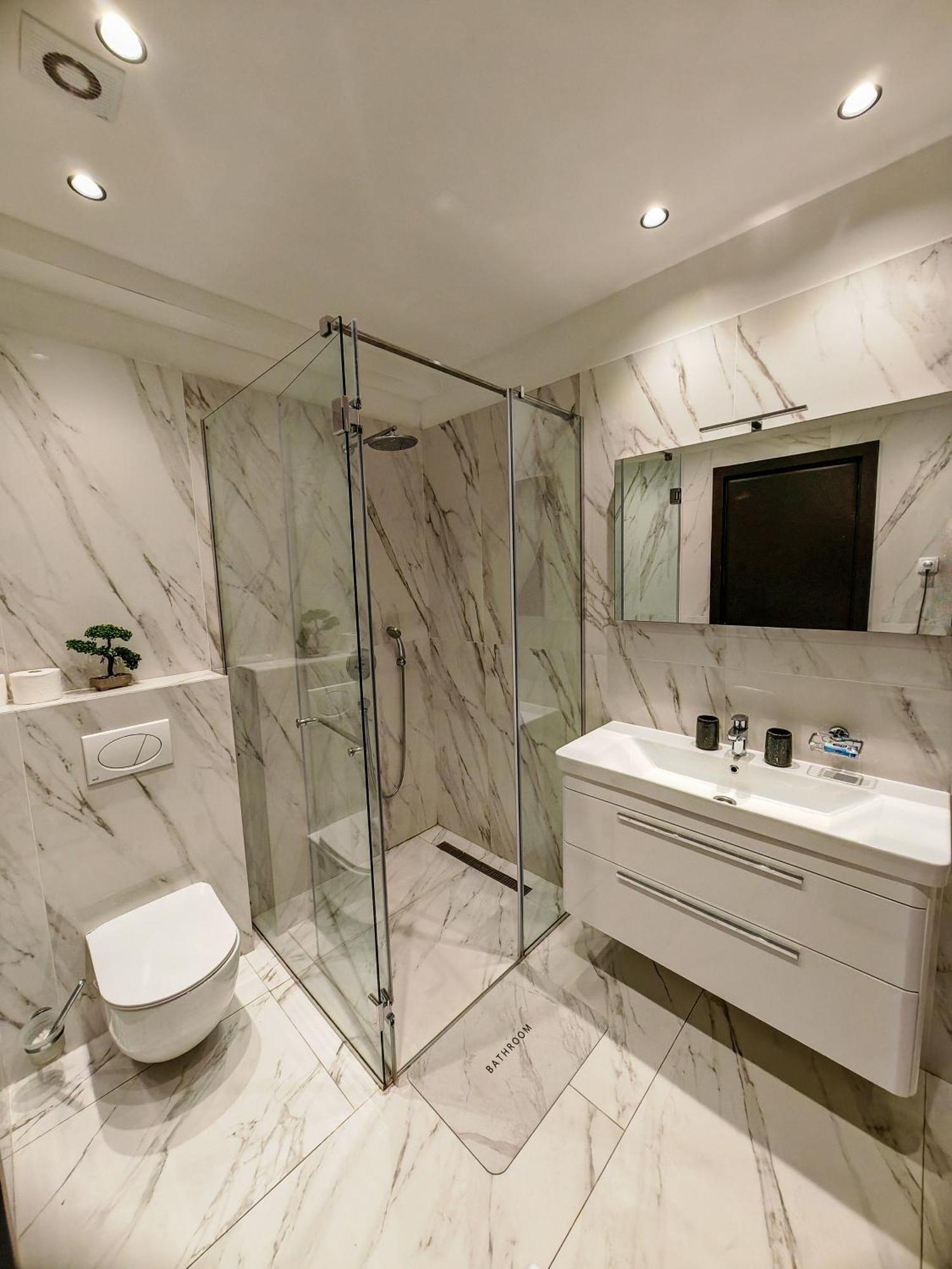 בודווה Beachfront Luxury Apartment מראה חיצוני תמונה