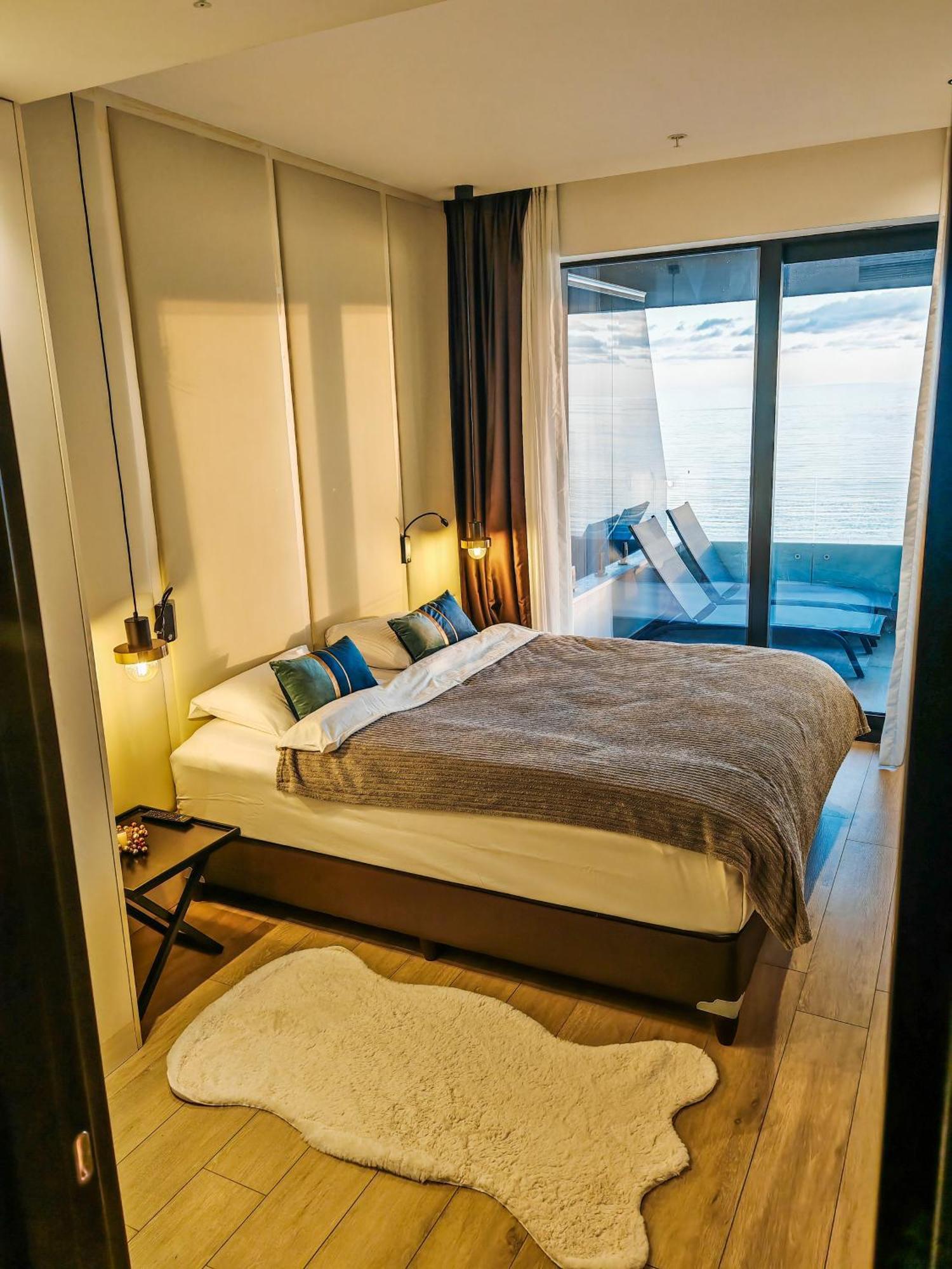 בודווה Beachfront Luxury Apartment מראה חיצוני תמונה