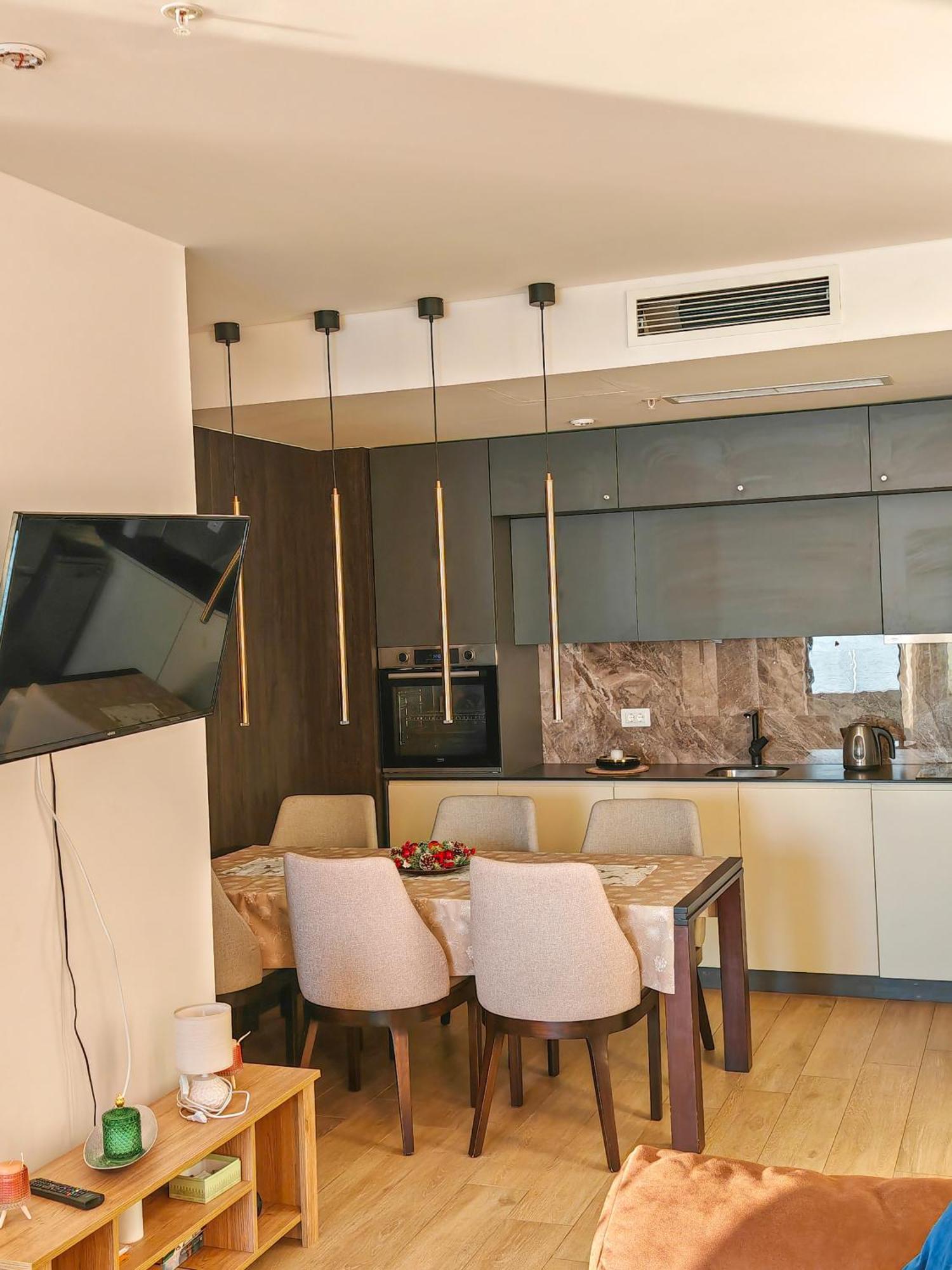 בודווה Beachfront Luxury Apartment מראה חיצוני תמונה