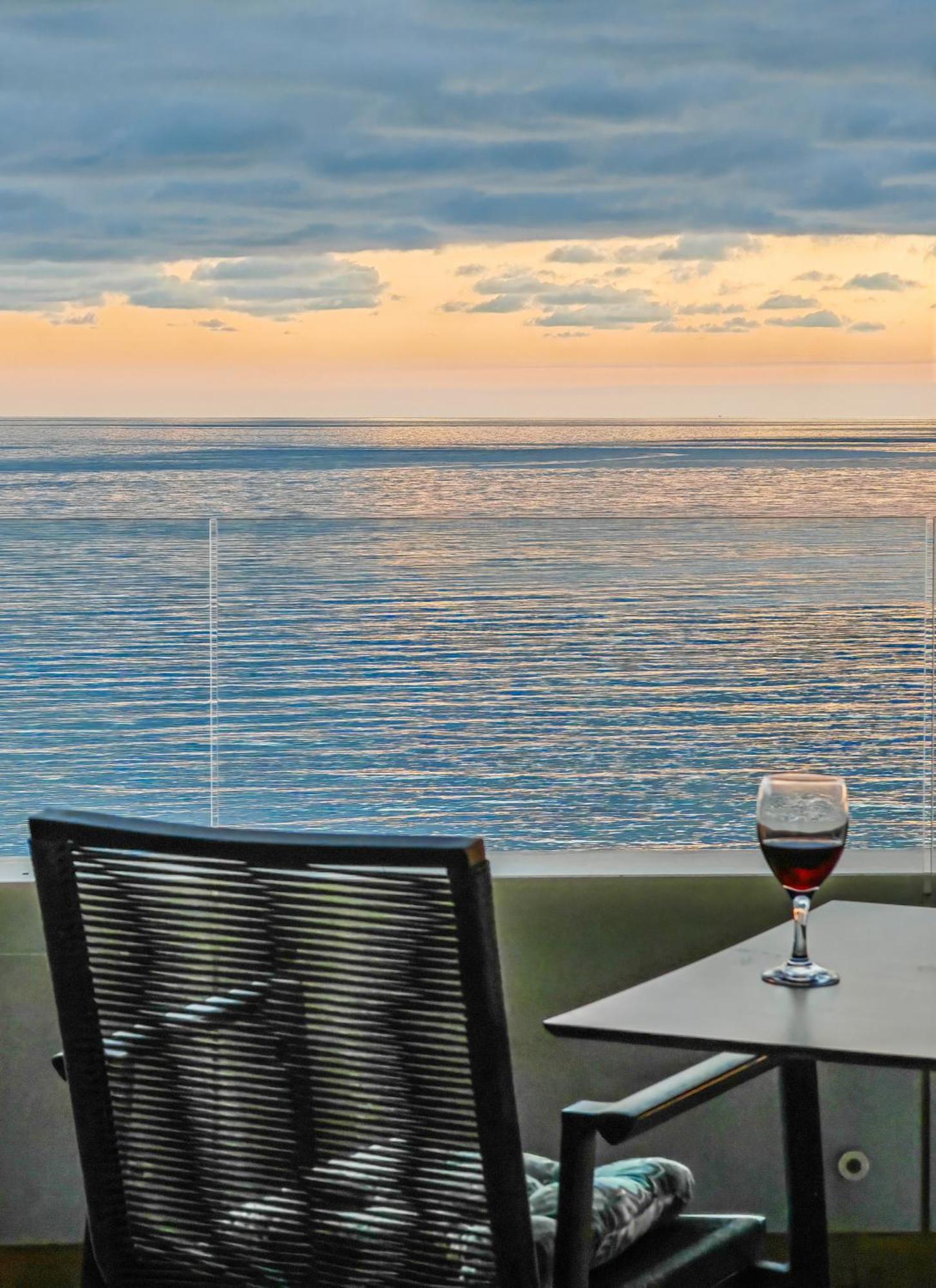 בודווה Beachfront Luxury Apartment מראה חיצוני תמונה